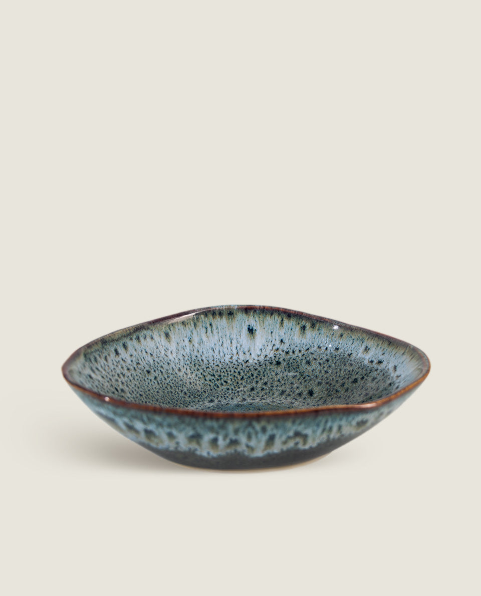 Bowl with irregular edges Belair Arctic green