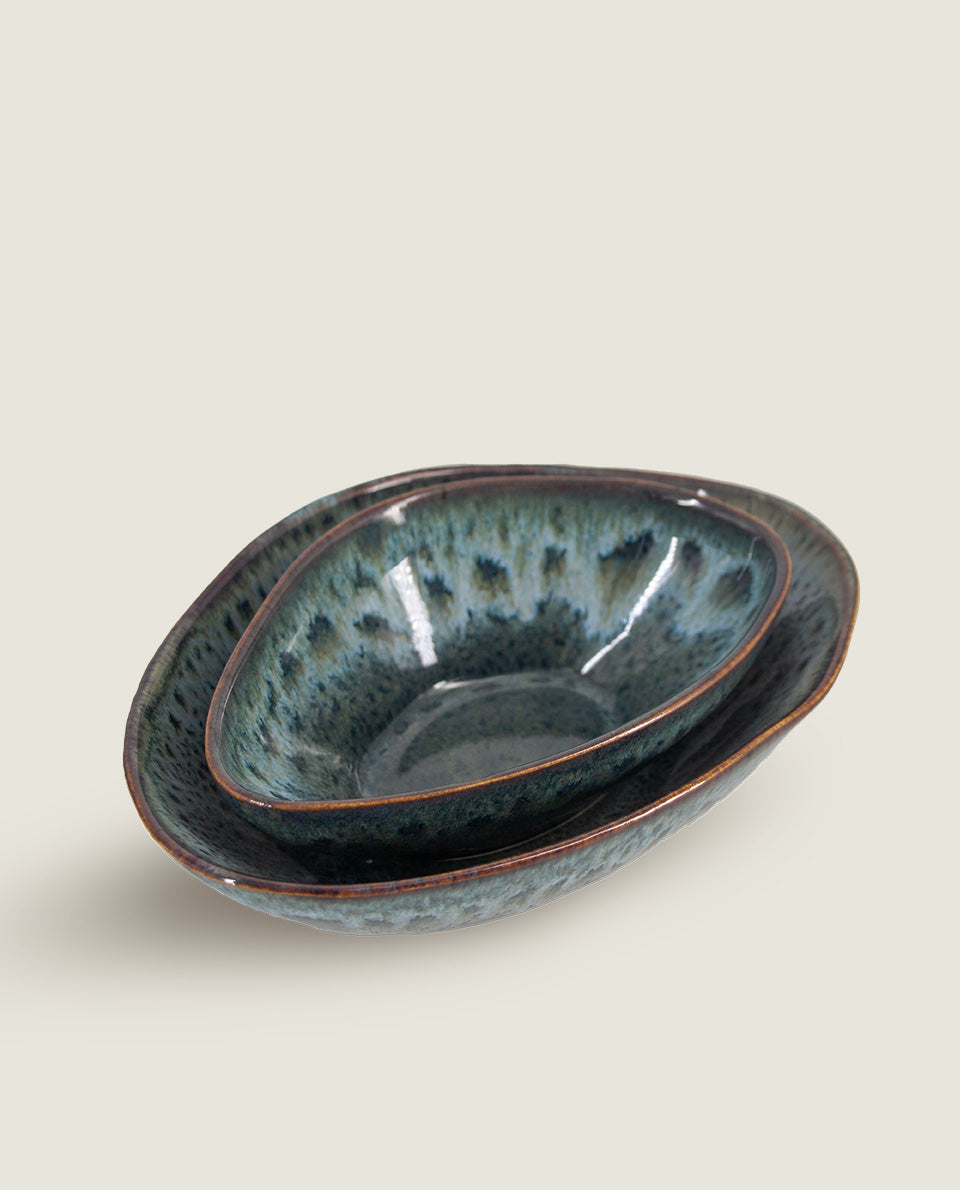 Bowl with irregular edges Belair Arctic green