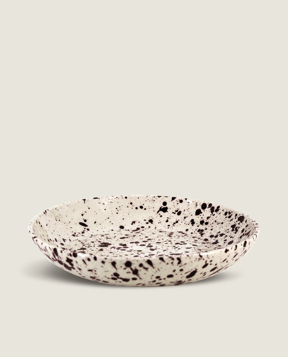 Black speckled pasta plate Ketti