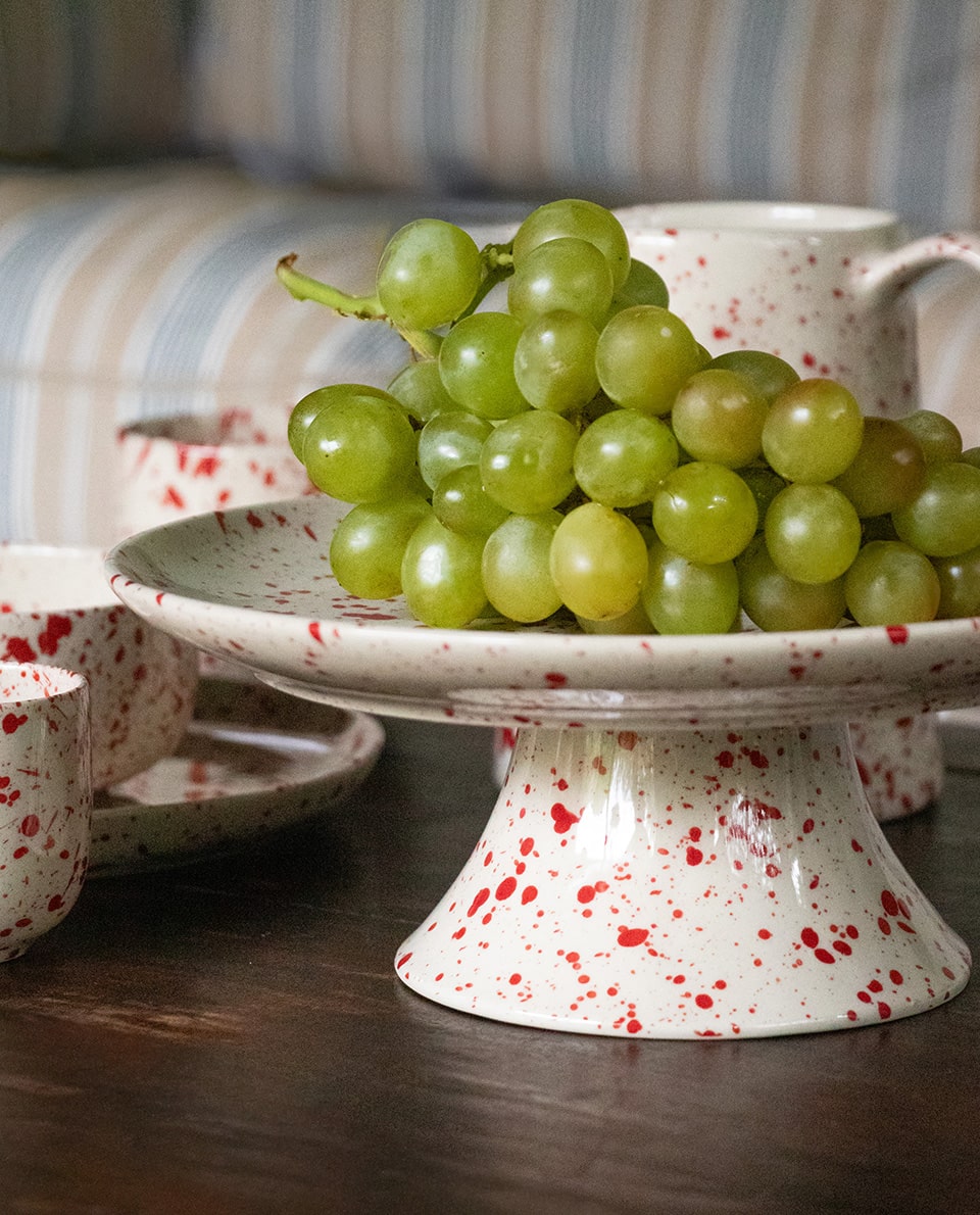 Red speckled cake stand Ketti