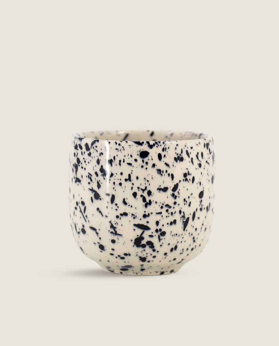 Black speckled mug Ketti